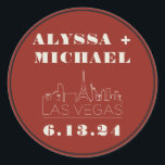 Las Vegas Skyline Casino Wedding Ronde Sticker<br><div class="desc">Een leuke en moderne Las Vegas Skyline Casino ronde sticker voor uw evenement in Las Vegas! Deze aangepaste ronde sticker is voorzien van ivoorcrème Las Vegas skyline en volledig aanpasbaar lettertype en tekst op casinorode achtergrond. Ideaal voor een trendy, modern of klassiek evenement - deze elegante sticker kan worden gebruikt...</div>