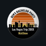 Las Vegas Strip Sunset Aangepaste Vakantie Ronde Button 5,7 Cm<br><div class="desc">Cool aangepaste skyline van Las Vegas bij zonsondergang knop of naamplaatje voor uw familie vakantie of vrijgezellenfeest reis naar de stad van de lichten. Gok van zonsopgang tot zonsondergang in deze stad en onthoud het met dit souvenir.</div>