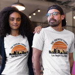 Las Vegas Strip Zonsondergang Aangepaste Vakantie T-shirt<br><div class="desc">Cool aangepaste Las Vegas skyline bij zonsondergang T-shirts voor uw gezinsvakantie of vrijgezellenfeest naar de stad van de lichten. Gokken van zonsopgang tot zonsondergang in deze stad en onthoud het met dit aandenken.</div>