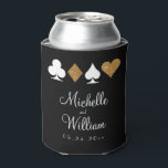 Las Vegas thema bruiloft Koelbox goud zwart Blikjeskoeler<br><div class="desc">**Heb je een andere kleur nodig dan zwart? Klik gewoon op de aanpassingsoptie en verander de achtergrondkleur en zelfs de tekstkleur voor een volledig aangepaste look!** De perfecte gunst voor uw gasten, deze zwarte koelboxxen zijn voorzien van een klassiek Las Vegas motief van faux gouden glitter card pakken en twee...</div>