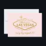 Las Vegas Wedding Elegant Pink Gold RSVP Kaartje<br><div class="desc">Het beroemde Onthaal aan het Teken van Las Vegas (gewijzigd om Wedding in Las Vegas te lezen) in faux gouden folie op een editable kleur knipperroze achtergrond RSVP kaart. Uniek typografisch ontwerp op de achterzijde is volledig aanpasbaar.</div>