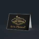 Las Vegas Wedding Folded Announcement Kaart - Gold<br><div class="desc">Las Vegas Elopement Wedding Announcement Kaart met het beroemde Welkom in Las Vegas Sign in faux gouden folie effect op een bewerkbare kleur zwarte achtergrond. Creatief en leuk doopvontontwerp binnen de gevouwen kaart is volledig klantgericht, en u kunt foto's toevoegen waar u van het gebruiken van de redacteur van de...</div>