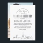 Las Vegas Wedding | Moderne Deco Skyline Kaart<br><div class="desc">Maak een indruk en opwinden uw toekomstige bruiloft gasten die zal reizen van heinde en verre voor uw huwelijksceremonie! Deze leuke en formele uitnodiging zet een hoogtepunt op de prachtige bestemming stad van Las Vegas, Nevada. Het beschikt over een moderne deco-stijl illustratie van de skyline van de stad rust naar...</div>