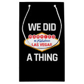 Las Vegas Wedding - Paar getrouwd in Vegas Klein Cadeauzakje (Achterkant)