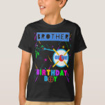 Laser Label Birthday Boy Party Gamer Brother van t T-shirt<br><div class="desc">Creëer onvergegetelijke momenten met dit geweldige Laser Label thema. Perfect voor liefhebbers van het spelen van Laser Label,  voor neefjes,  kinderen,  Gelijke met vrienden en familie en geniet van het spel,  het feest,  de cadeaus en nog veel meer</div>