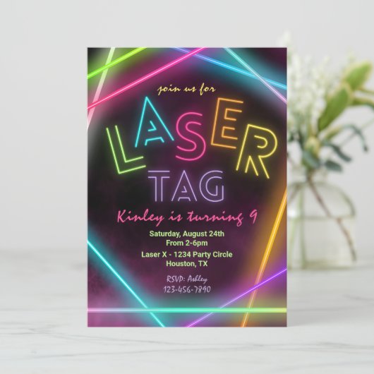 Laser Label Birthday Invitation | Label met lasers Kaart (Staand voorkant)