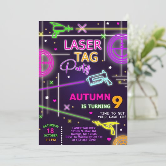 Laser Label neon girl-uitnodiging. Kaart (Staand voorkant)