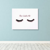 Lash Chat - Die Lashes Tho' Canvas Afdruk (Insitu (Houten vloer))