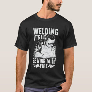 Lassen Het is net als naaien met vuurwerktuigen T-shirt