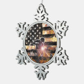 Lassen met vlaggen en -lichten tin sneeuwvlok ornament (Rechts)