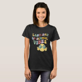 last day of summer vibes, groovy summer, funny tea t-shirt (Voorkant volledig)