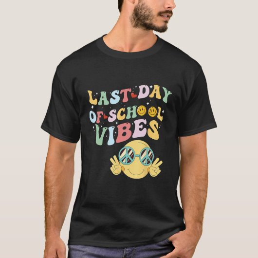 last day of summer vibes, groovy summer, funny tea t-shirt (Voorkant)