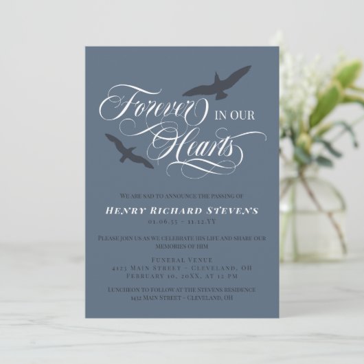 Late blauwe vogels voor altijd in ons hart begrafe kaart (Staand voorkant)