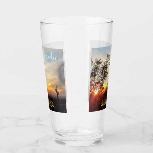 Late Evening Arizona Desert Scene / Saguaro Cactus Glas (Rechts)