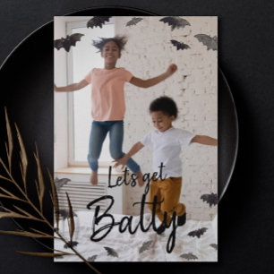 Laten we Batty Halloween Bats Foto Card halen Feestdagenkaart