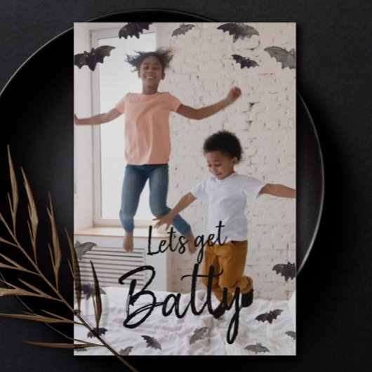Laten we Batty Halloween Bats Foto Card halen Feestdagenkaart