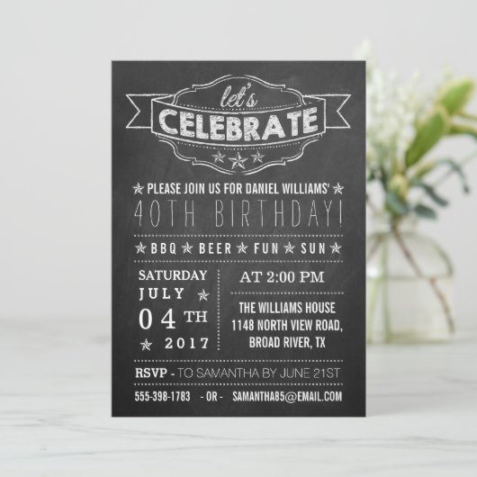 Laten we Celebrate! Chalkboard Typografie Birthday Kaart (Staand voorkant)