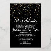 Laten we Confetti vieren op Black Jubileum Gold Folie Uitnodiging (Voorkant)