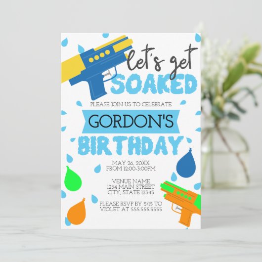 Laten we een doorweekte verjaardagsfeestuitnodigin kaart (Staand voorkant)