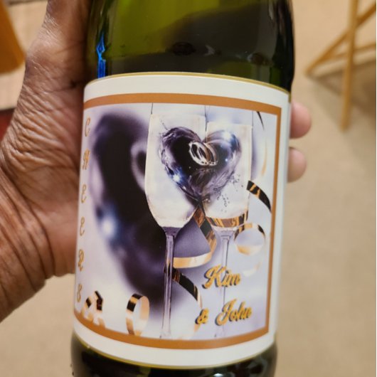 Laten we een toast maken! Cheers! Sparkling Wijnetiket