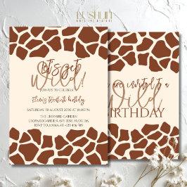Laten we een wild dier giraffe print verjaardagsfe kaart