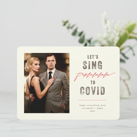 Laten we F*cklalalala naar Covid Adult Funny Photo Feestdagenkaart (Staand voorkant)