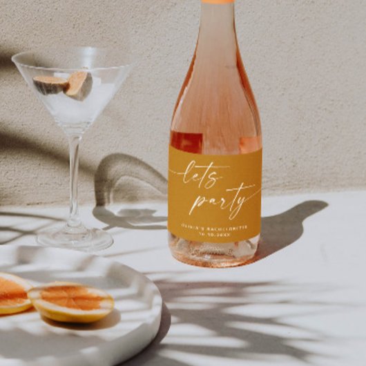 Laten we feesten. Mustard Brown script bachelorett Sparkling Wijnetiket