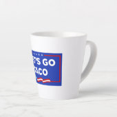 Laten we gaan Taco Trump altijd kippen uit grappig Latte Mok (Rechterhoek)