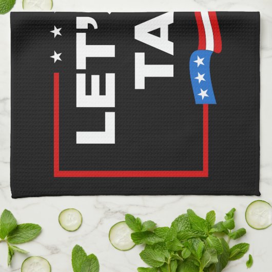 Laten we gaan Taco Trump altijd kippen uit grappig Theedoek (Gevouwen)