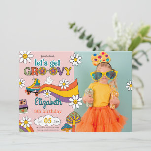 Laten we Groovy Flower Verjaardag foto uitnodiging