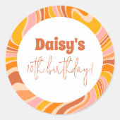 Laten we groovy roze retro meisje verjaardagsfeest ronde sticker (Voorkant)