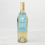 Laten we Lit halen | Funny Hanukkah Flessenhanger<br><div class="desc">Dress je Hanoekawijn,  geesten of biercadeautjes op met deze leuke en grappige labels. Bottle hang labels is voorzien van een turkooisblauwe achtergrond met "Laten we verlicht worden" en een verlichte menorah illustratie voorzien van blauwe en witte sterren. Pas met een naam en/of gepersonaliseerde groet Hanukkah aan.</div>