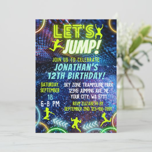 Laten we Neon Trampoline Park Birthday op springen Kaart (Staand voorkant)