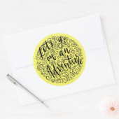 Laten we op een avontuur gaan ronde sticker (Envelop)