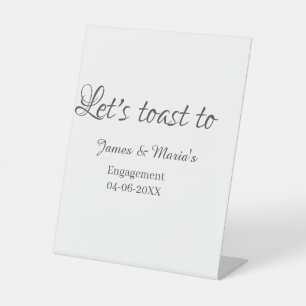 Laten we proosten op verlovingsfeest naam datum el reclamebord met voetstuk