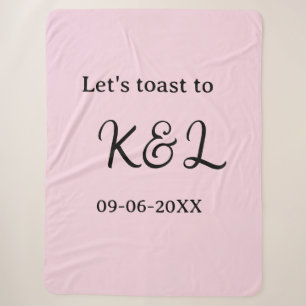 Laten we proosten op verlovingsnaam letter roze sherpa deken