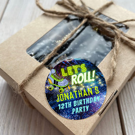 Laten we Roll Glow Roller Skating Boys Party Favor Ronde Sticker