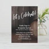 Laten we Rustic Wooden Barrel Reception vieren Kaart (Staand voorkant)