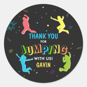 Laten we springen en verjaardagsfeestje spelen ronde sticker