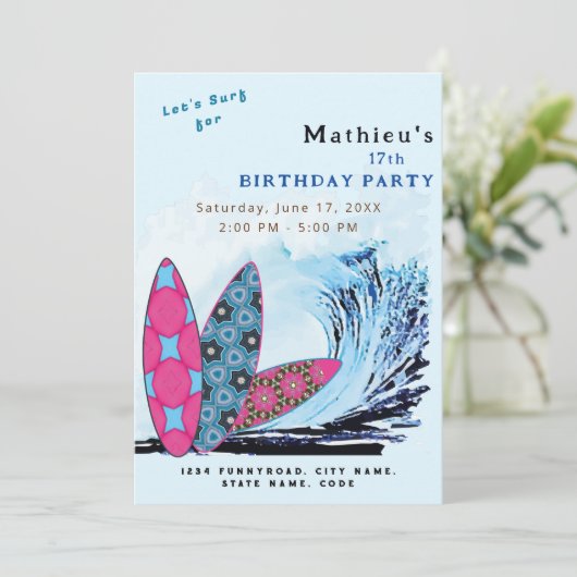 Laten we surven surfboard strand verjaardagsfeestj kaart (Staand voorkant)
