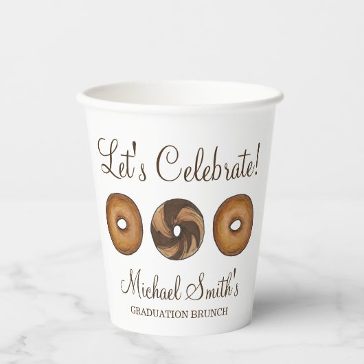 Laten we vieren dat Bagel Graduation Party Brunch Papieren Bekers (Voorkant)