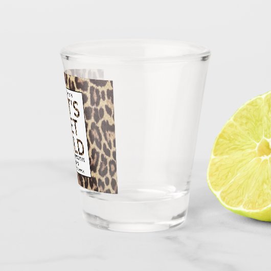 Laten we Wilde Cheetah Bachelorette Party halen Shot Glas (Rechts)