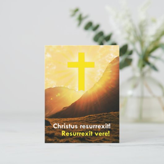 Latijnse Christus is Risen Pasen Greeting Feestdagenkaart (Staand voorkant)
