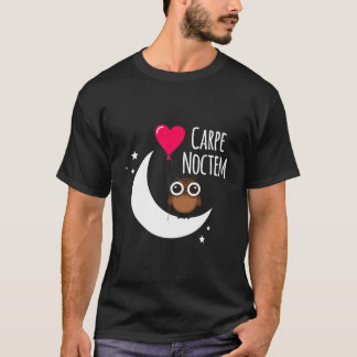 Latijnse zin Carpe Noctem Maan Sterren Uil Carpe N T-shirt