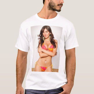 Latina PinUp girl in bikini T-shirt