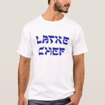 Latke Chef T-Shirt<br><div class="desc">Niet iedereen houdt van sluitingen op Chanoeka!   Dit is een groot cadeau voor de Latke chef,  de persoon die graag Chanoeka-latkes maakt,  die calorieachtige aardappelpannenkoeken die iedereen graag eet met appelmoes of zure crème.  Happy Chanukah!</div>