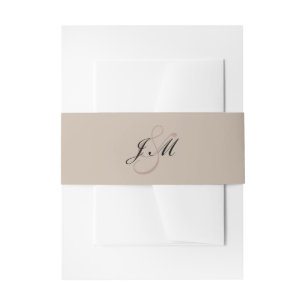Latte Mocha Zwarte Script Minimalistische Trouwkaa Uitnodigingen Wikkel