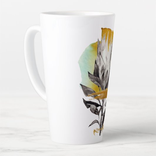 Latte Mok met proteabloem met goud (Linkerhoek)