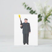 Laughing Kim Jong-un vuurt een pistool in de lucht Briefkaart (Staand voorkant)
