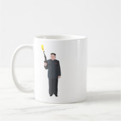 Laughing Kim Jong-un vuurt een pistool in de lucht Koffiemok (Links)